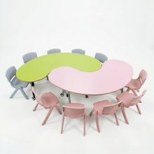 Bàn học nhóm hình hạt điều cao cấp – Bàn học mầm non 6 chỗ, thiết kế bo tròn an toàn cho trẻ - HVK-GD-B07